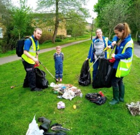 YRCT volunteers picking up litter together at Lawrence Way