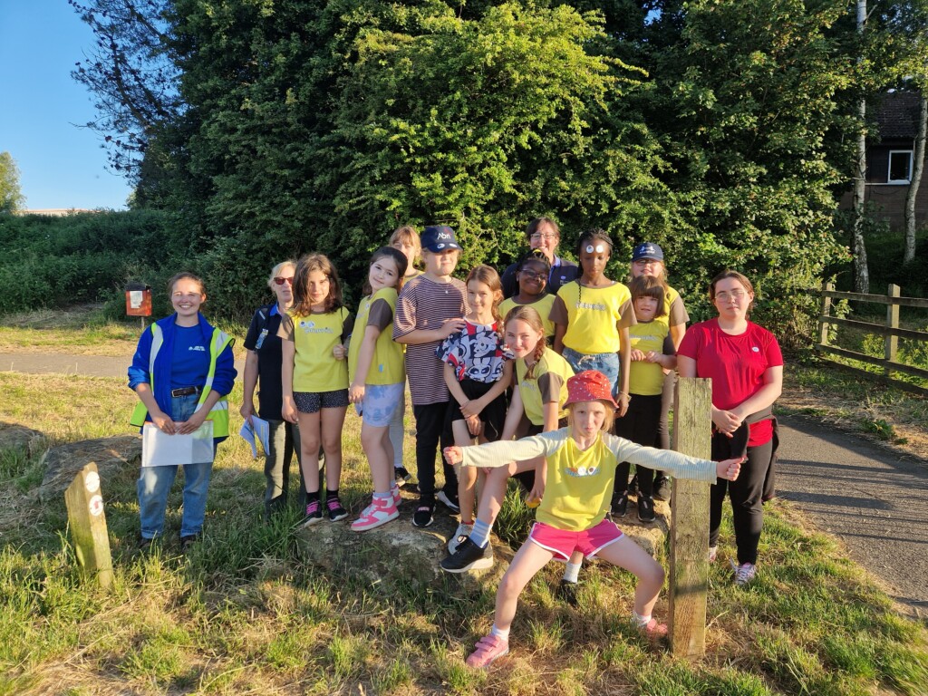 6th Yeovil Brownies Group photo during their stroll along Riverside Walk with YRCT