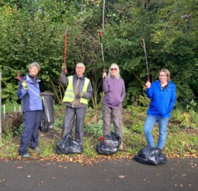 Volunteers group photo at Preston Brook litter pick